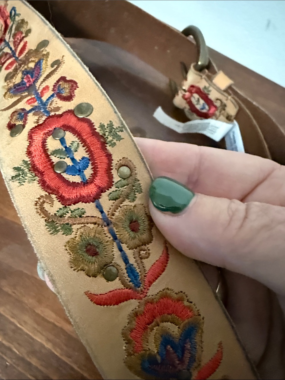 Lucky Brand Beige Leather Women's Belt w/ Multicolor Floral Stitching - Picture 2 of 4